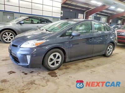 2015 TOYOTA PRIUS THREE JTDKN3DU2F0477921 - główne zdjęcie licytacji z USA - miniatura