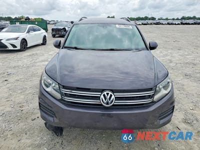 Piąte zdjęcie samochodu w środku: 2016 VOLKSWAGEN TIGUAN S VIN:WVGAV7AXXGW595386 - miniatura