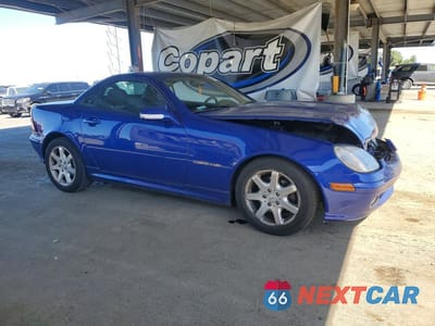 Czwarte zdjęcie samochodu z boku: 2003 MERCEDES-BENZ SLK 230 KOMPRESSOR VIN:WDBKK49F43F289949 - miniatura