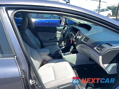 Piąte zdjęcie samochodu w środku: 2015 HONDA CIVIC LX VIN:19XFB2F55FE013054 - miniatura