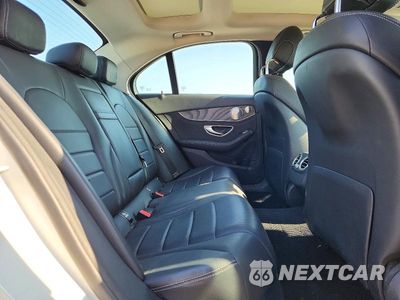 Zdjęcie 10 z 12 samochodu: 2015 MERCEDES-BENZ C 300 4MATIC VIN:55SWF4KB9FU096265 - miniatura