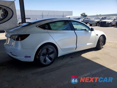 Trzecie zdjęcie samochodu z tyłu: 2018 TESLA MODEL 3 VIN:5YJ3E1EA3JF161841 - miniatura