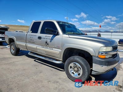 Czwarte zdjęcie samochodu z boku: 2001 CHEVROLET SILVERADO K2500 HEAVY DUTY VIN:1GCHK29191E335380 - miniatura