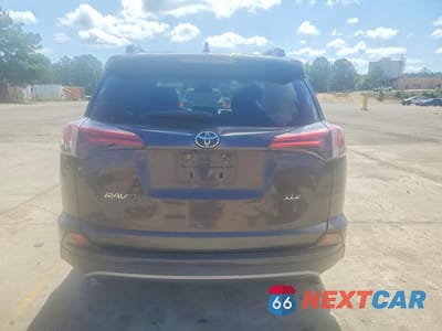 Zdjęcie 6 z 12 samochodu: 2017 TOYOTA RAV4 XLE VIN:2T3WFREV6HW376372 - miniatura