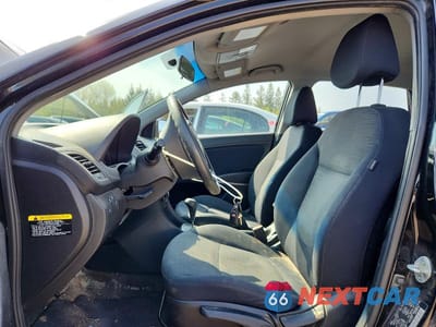 Zdjęcie 7 z 12 samochodu: 2016 HYUNDAI ACCENT SE VIN:KMHCT5AE2GU276125 - miniatura