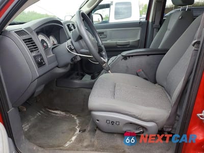 Zdjęcie 7 z 13 samochodu: 2007 DODGE DAKOTA QUAD SLT VIN:1D7HW48K57S216073 - miniatura