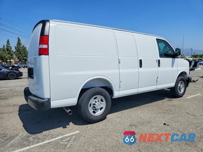 Trzecie zdjęcie samochodu z tyłu: 2026 CHEVROLET EXPRESS G2500 VIN:1GCWGAFP4T1197303 - miniatura