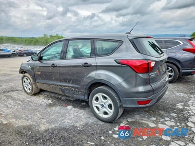 Drugie zdjęcie samochodu z przodu: 2019 FORD ESCAPE S VIN:1FMCU0F78KUA90799 - miniatura