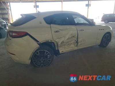 Trzecie zdjęcie samochodu z tyłu: 2018 MASERATI LEVANTE LUXURY VIN:ZN661XUL9JX295966 - miniatura
