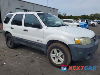 Czwarte zdjęcie samochodu z boku: 2005 FORD ESCAPE HEV VIN:1FMCU96HX5KE18141 - miniatura