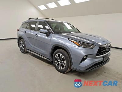 Czwarte zdjęcie samochodu z boku: 2024 TOYOTA HIGHLANDER HYBRID XLE VIN:5TDKARAH2RS530379 - miniatura