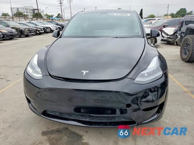Piąte zdjęcie samochodu w środku: 2022 TESLA MODEL Y VIN:7SAYGDEF9NF366571 - miniatura