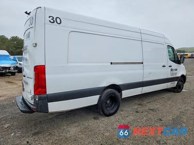Trzecie zdjęcie samochodu z tyłu: 2022 MERCEDES-BENZ SPRINTER 3500 VIN:W1Y8ED3Y6NT114129 - miniatura