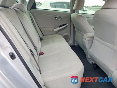 Zdjęcie 10 z 12 samochodu: 2015 TOYOTA PRIUS TWO VIN:JTDKN3DU6F0484886 - miniatura