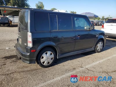 Trzecie zdjęcie samochodu z tyłu: 2006 TOYOTA SCION XB VIN:JTLKT324X64121741 - miniatura