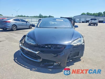 Piąte zdjęcie samochodu w środku: 2013 TESLA MODEL S VIN:5YJSA1AG2DFP12122 - miniatura