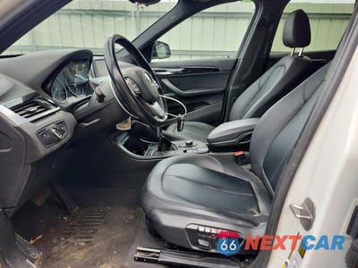 Zdjęcie 7 z 13 samochodu: 2017 BMW X1 SDRIVE28I VIN:WBXHU7C31H5H37833 - miniatura