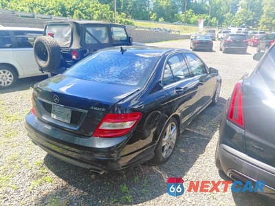 Czwarte zdjęcie samochodu z boku: 2010 MERCEDES-BENZ C 300 4MATIC VIN:WDDGF8BB2AR105863 - miniatura