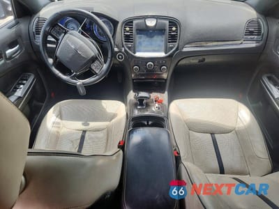 Zdjęcie 8 z 12 samochodu: 2014 CHRYSLER 300 VIN:2C3CCAAG3EH327554 - miniatura