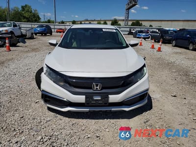 Piąte zdjęcie samochodu w środku: 2019 HONDA CIVIC LX VIN:19XFC2F64KE003812 - miniatura