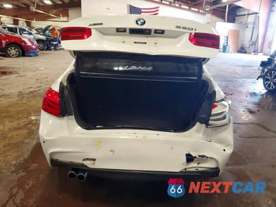 Zdjęcie 6 z 12 samochodu: 2018 BMW 330 XI VIN:WBA8D9C5XJA012829 - miniatura