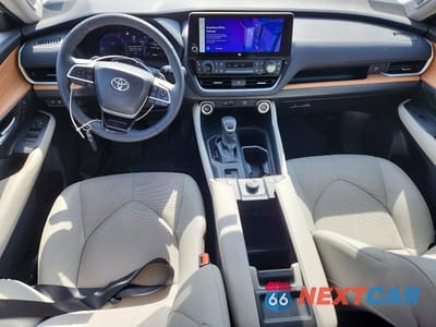 Zdjęcie 8 z 12 samochodu: 2024 TOYOTA GRAND HIGHLANDER PLATINUM VIN:5TDAAAB51RS042705 - miniatura
