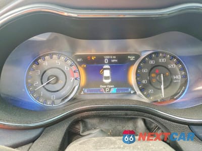 Zdjęcie 9 z 13 samochodu: 2015 CHRYSLER 200 S VIN:1C3CCCBB2FN752917 - miniatura