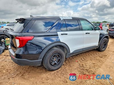 Trzecie zdjęcie samochodu z tyłu: 2024 FORD EXPLORER POLICE INTERCEPTOR VIN:1FM5K8AB6RGA67474 - miniatura