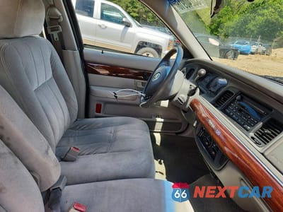 Zdjęcie 7 z 12 samochodu: 2004 MERCURY GRAND MARQUIS GS VIN:2MEFM74W24X623826 - miniatura