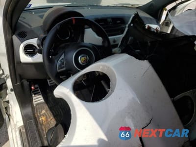 Zdjęcie 8 z 12 samochodu: 2012 FIAT 500 ABARTH VIN:3C3CFFFH1CT185926 - miniatura