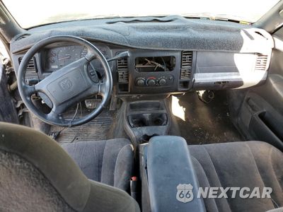 Zdjęcie 8 z 12 samochodu: 2003 DODGE DAKOTA QUAD SPORT VIN:1D7HL38N03S136851 - miniatura