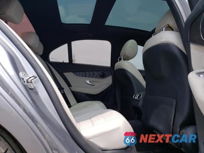 Zdjęcie 10 z 13 samochodu: 2015 MERCEDES-BENZ C 300 4MATIC VIN:55SWF4KB8FU058672 - miniatura