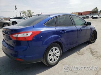 Trzecie zdjęcie samochodu z tyłu: 2012 FORD FOCUS SE VIN:1FAHP3F22CL409795 - miniatura