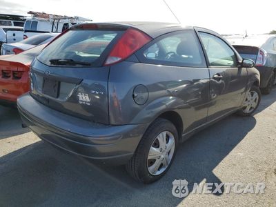 Piąte zdjęcie samochodu w środku: 2005 FORD FOCUS ZX3 VIN:3FAFP31N85R145706 - miniatura