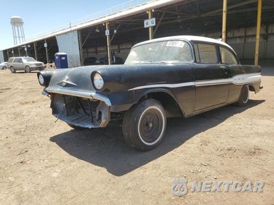 1957 PONTIAC UK W757S1701 - główne zdjęcie licytacji z USA - miniatura