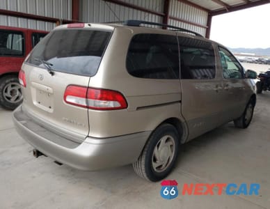 Trzecie zdjęcie samochodu z tyłu: 2001 TOYOTA SIENNA LE VIN:4T3ZF13C91U389266 - miniatura