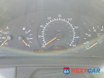 Zdjęcie 9 z 12 samochodu: 1999 MERCEDES-BENZ E 320 VIN:WDBJF65H3XA786979 - miniatura