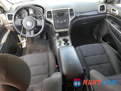 Zdjęcie 8 z 13 samochodu: 2012 JEEP GRAND CHEROKEE LAREDO VIN:1C4RJEAG1CC360250 - miniatura