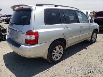 Trzecie zdjęcie samochodu z tyłu: 2006 TOYOTA HIGHLANDER HYBRID VIN:JTEEW21A160024917 - miniatura
