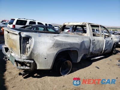 Trzecie zdjęcie samochodu z tyłu: 2022 CHEVROLET SILVERADO K3500 LTZ VIN:1GC4YUEYXNF338977 - miniatura