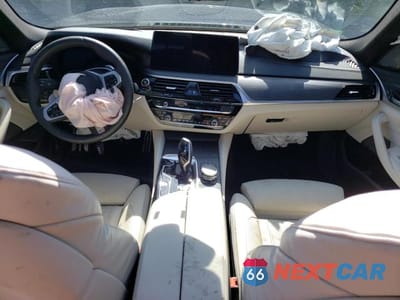 Zdjęcie 8 z 13 samochodu: 2021 BMW M550XI VIN:WBA13BK07MCF50823 - miniatura