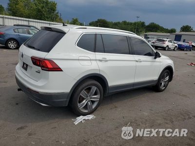 Trzecie zdjęcie samochodu z tyłu: 2018 VOLKSWAGEN TIGUAN SEL PREMIUM VIN:3VV4B7AXXJM216034 - miniatura