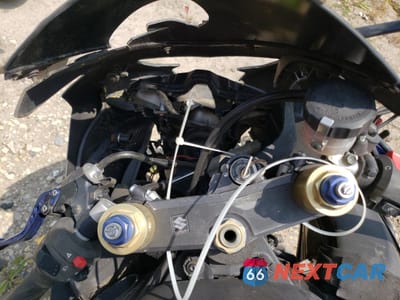 Zdjęcie 8 z 11 samochodu: 2004 SUZUKI GSX-R600 K VIN:JS1GN7CA542110513 - miniatura