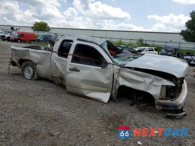 Czwarte zdjęcie samochodu z boku: 2008 CHEVROLET SILVERADO K1500 VIN:1GCEK19048Z318753 - miniatura