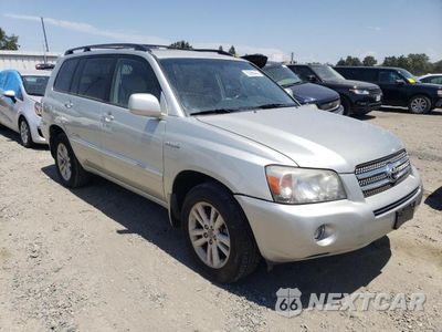 Czwarte zdjęcie samochodu z boku: 2006 TOYOTA HIGHLANDER HYBRID VIN:JTEEW21A160024917 - miniatura