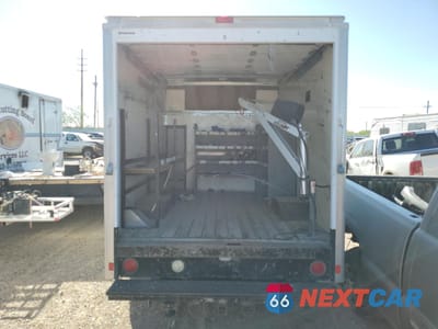 Zdjęcie 6 z 13 samochodu: 2013 FORD ECONOLINE E350 SUPER DUTY CUTAWAY VAN VIN:1FDWE3FL5DDA62714 - miniatura