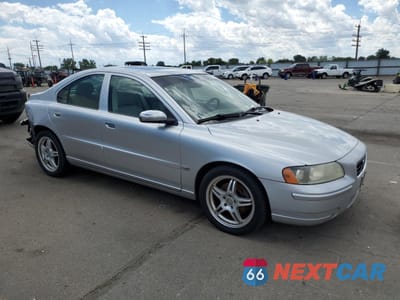 Czwarte zdjęcie samochodu z boku: 2006 VOLVO S60 T5 VIN:YV1RS547362555926 - miniatura
