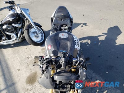 Piąte zdjęcie samochodu w środku: 2018 HONDA CBR600 RR VIN:JH2PC40H3JK400120 - miniatura