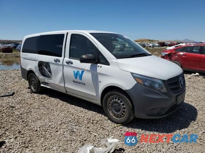 Czwarte zdjęcie samochodu z boku: 2016 MERCEDES BENZ METRIS VIN:WD4PG2EE2G3162673 - miniatura