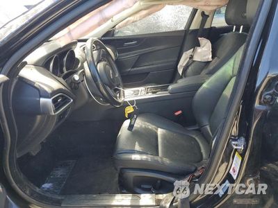 Zdjęcie 7 z 12 samochodu: 2018 JAGU XE VIN:SAJAR4FX9JCP39245 - miniatura